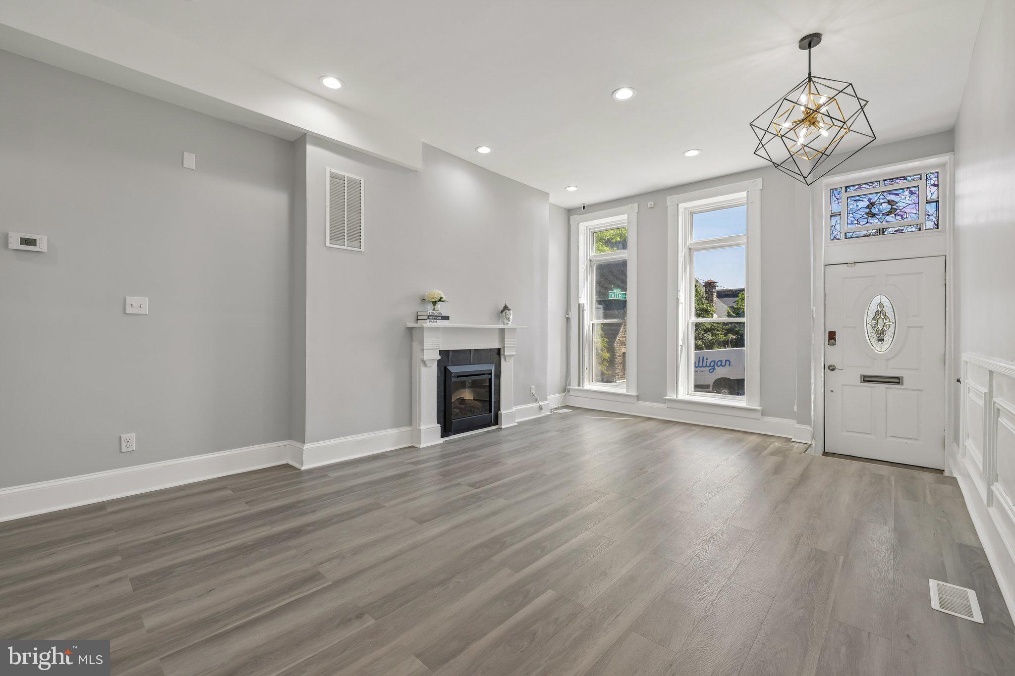 BIDDLE STREET - Residential
