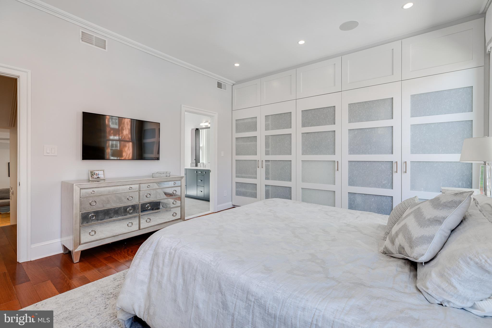 ART MUSEUM AREA - Residential