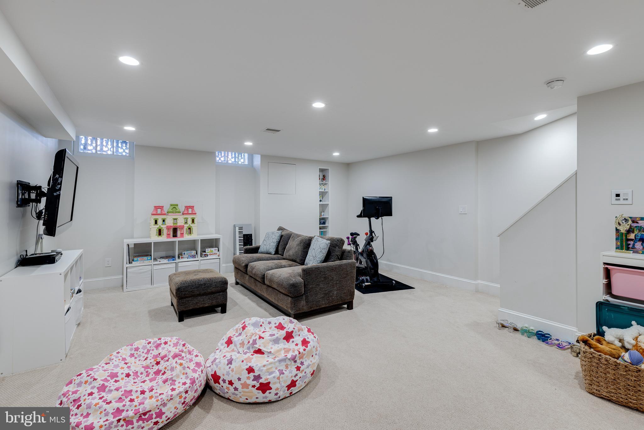 ART MUSEUM AREA - Residential