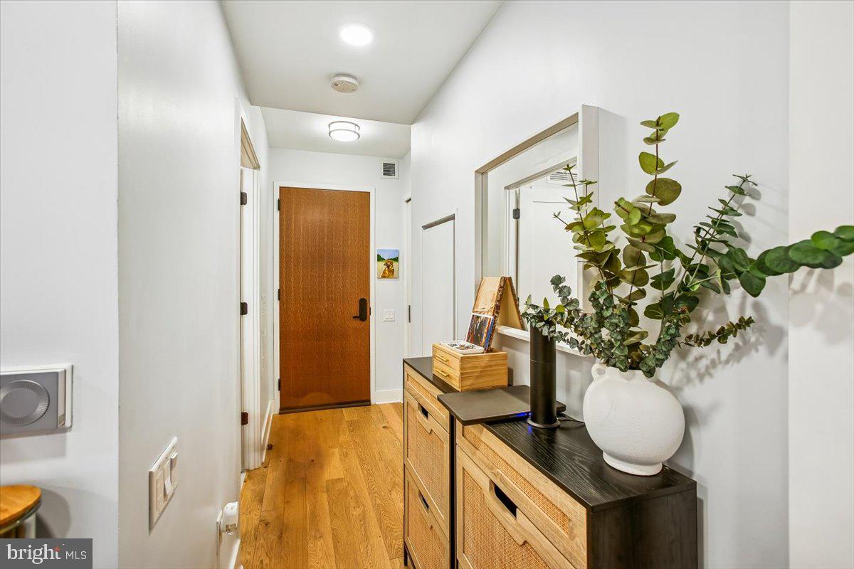 1211 VAN STREET SE 902