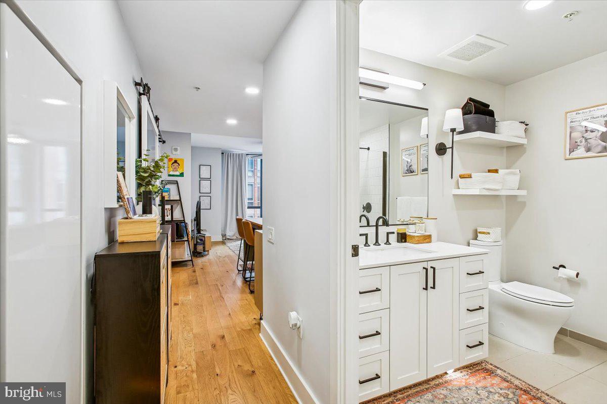 1211 VAN STREET SE 902