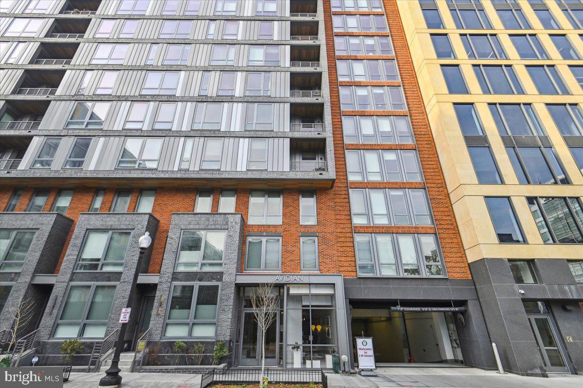 1211 VAN STREET SE 902