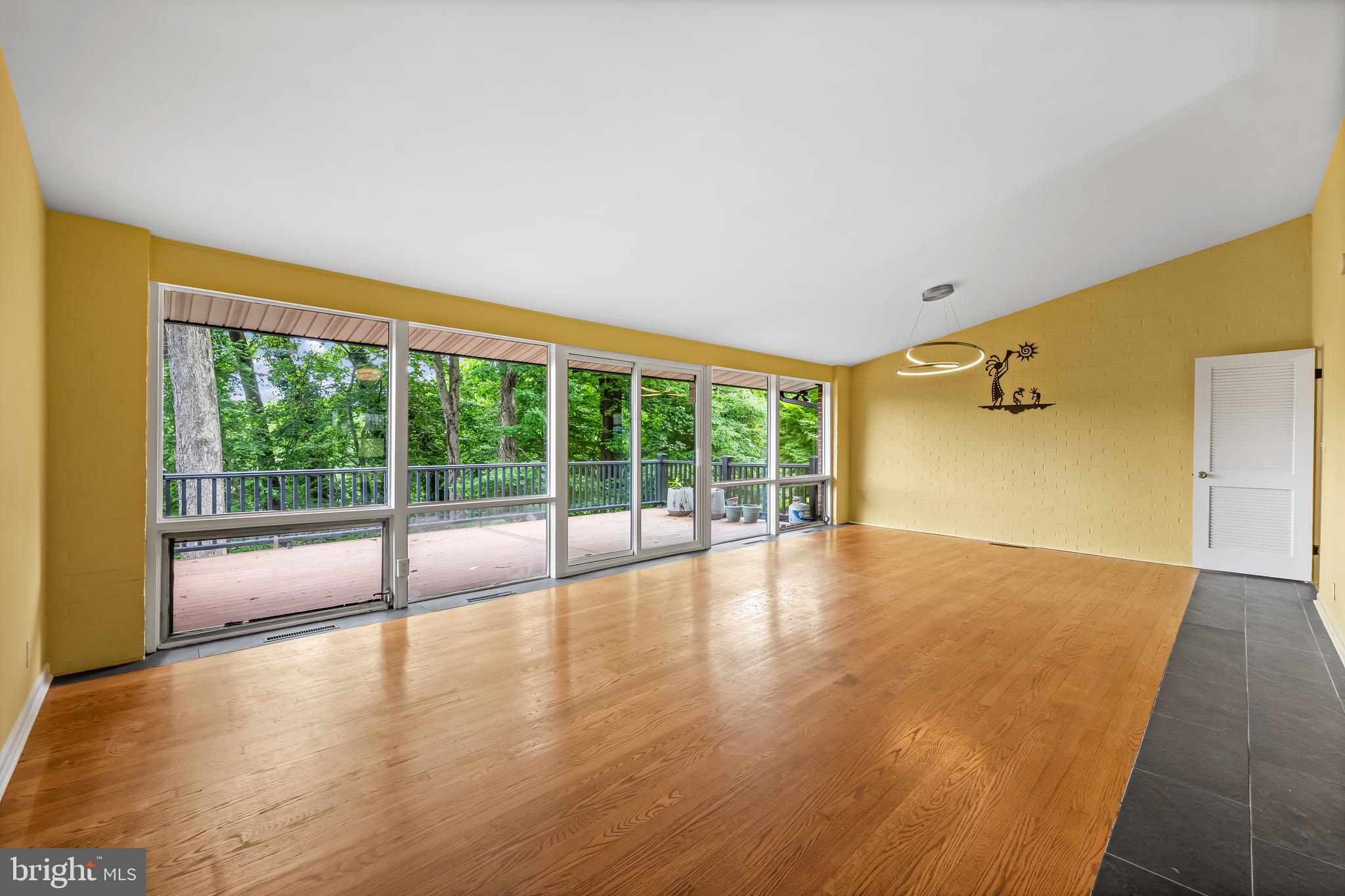 MOUNT WASHINGTON - Residential