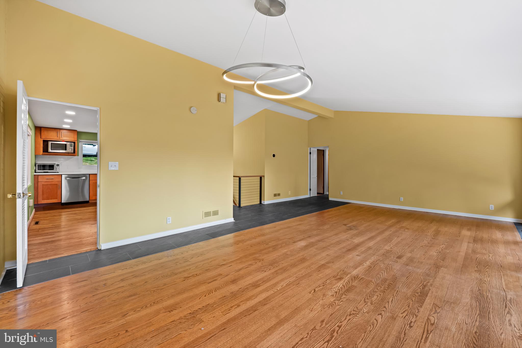 MOUNT WASHINGTON - Residential