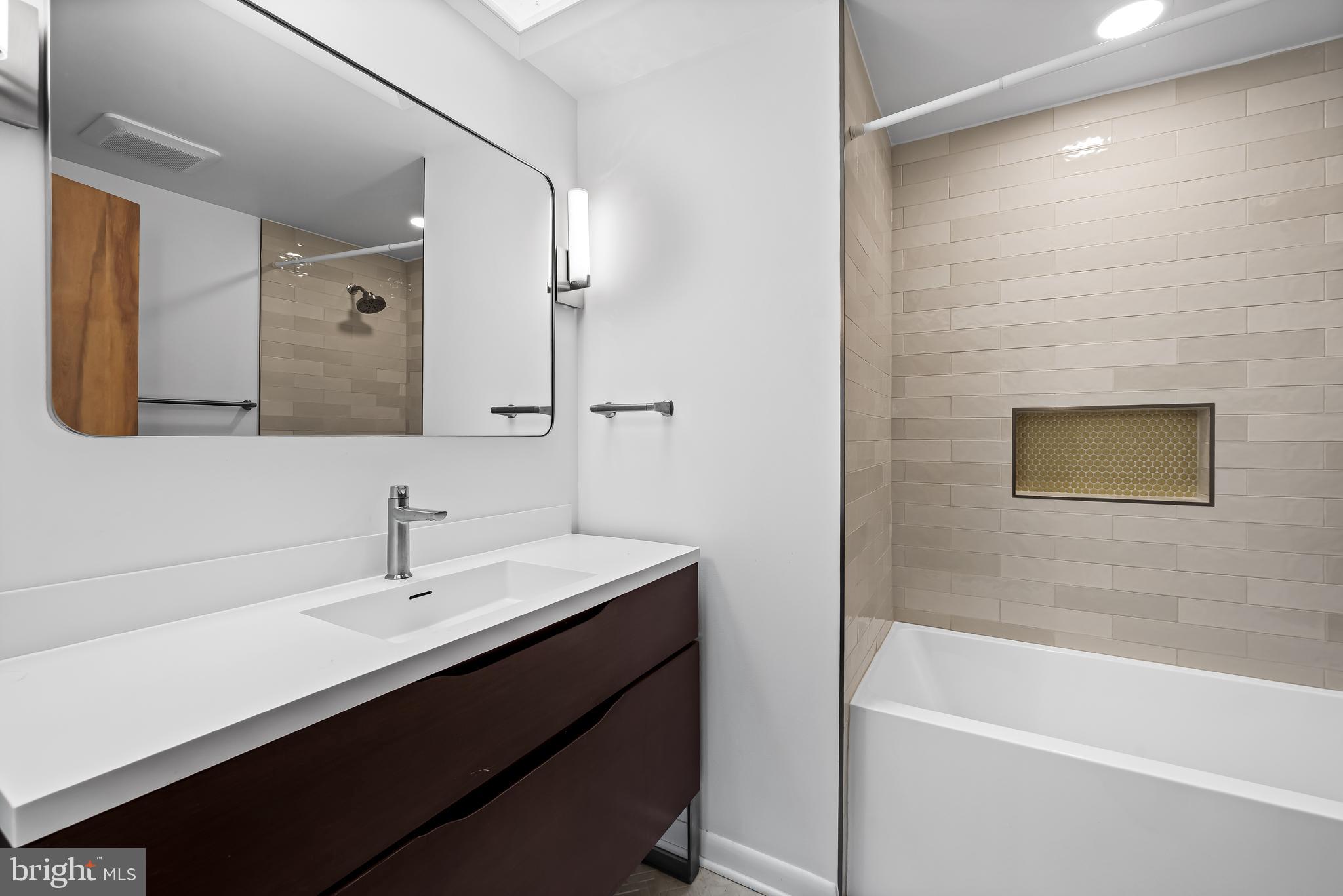 MOUNT WASHINGTON - Residential