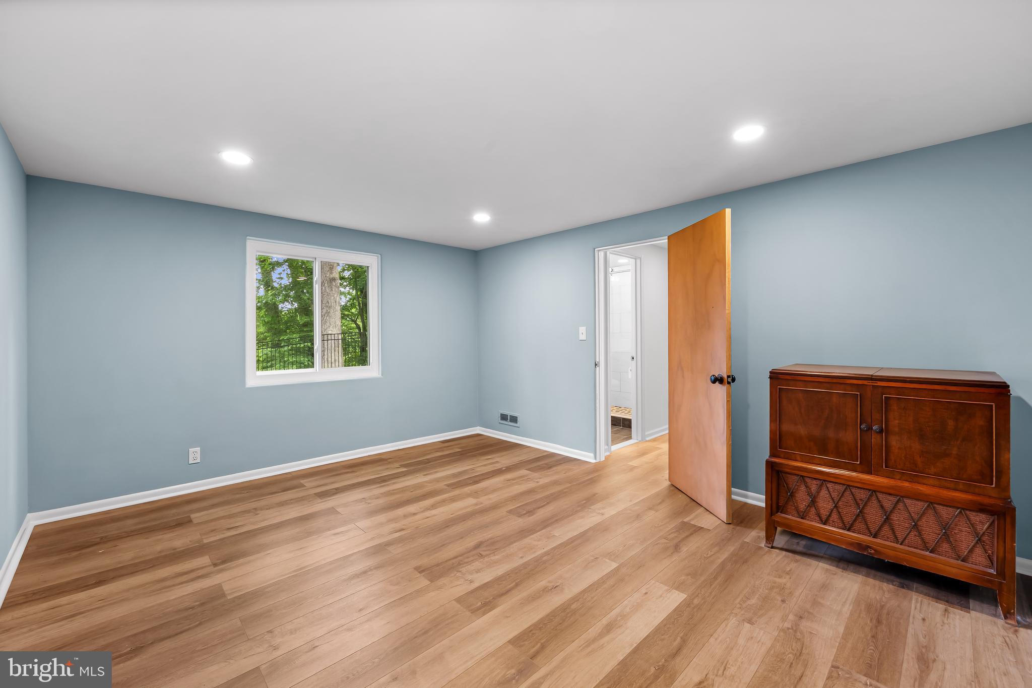 MOUNT WASHINGTON - Residential