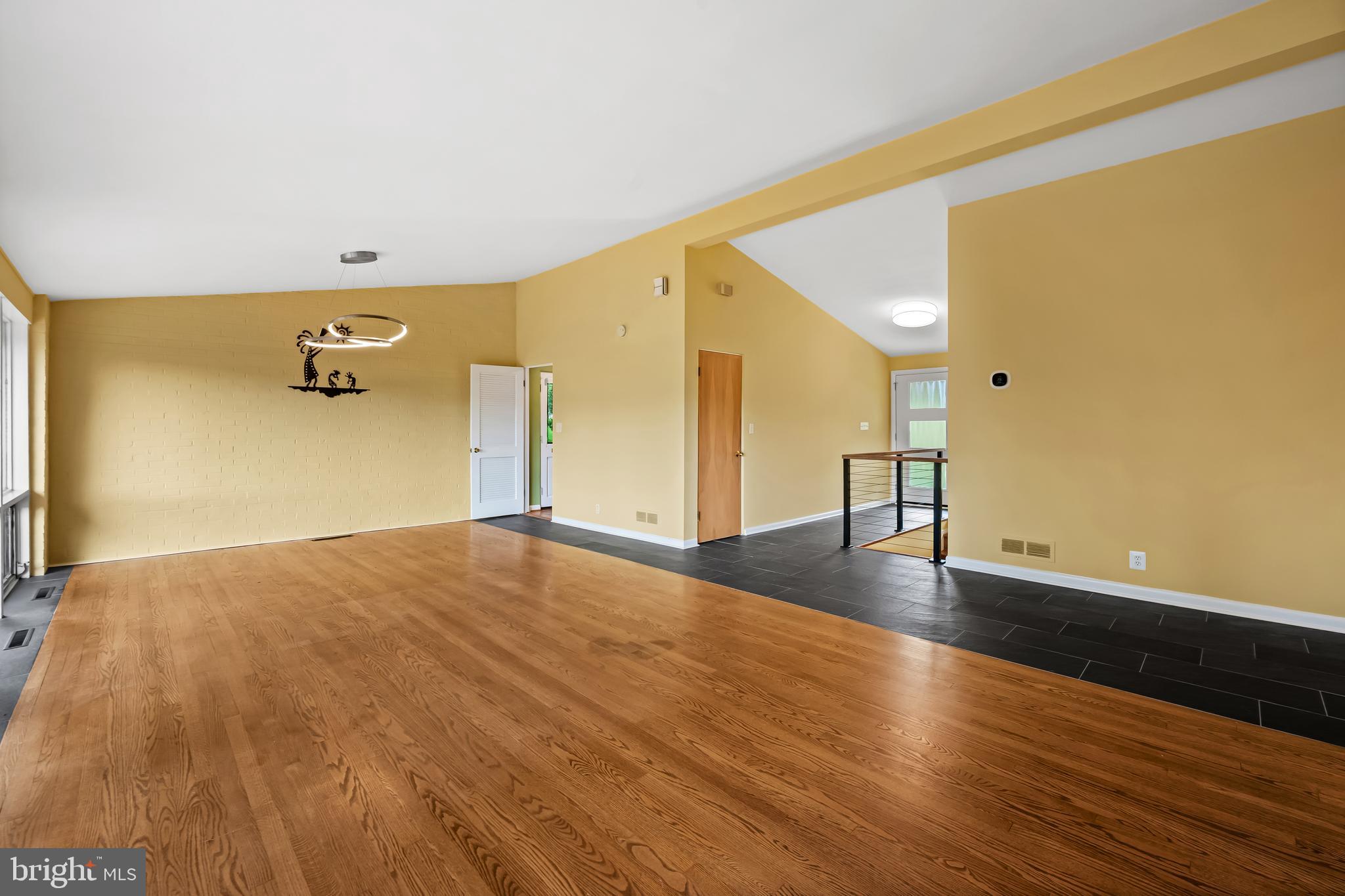 MOUNT WASHINGTON - Residential