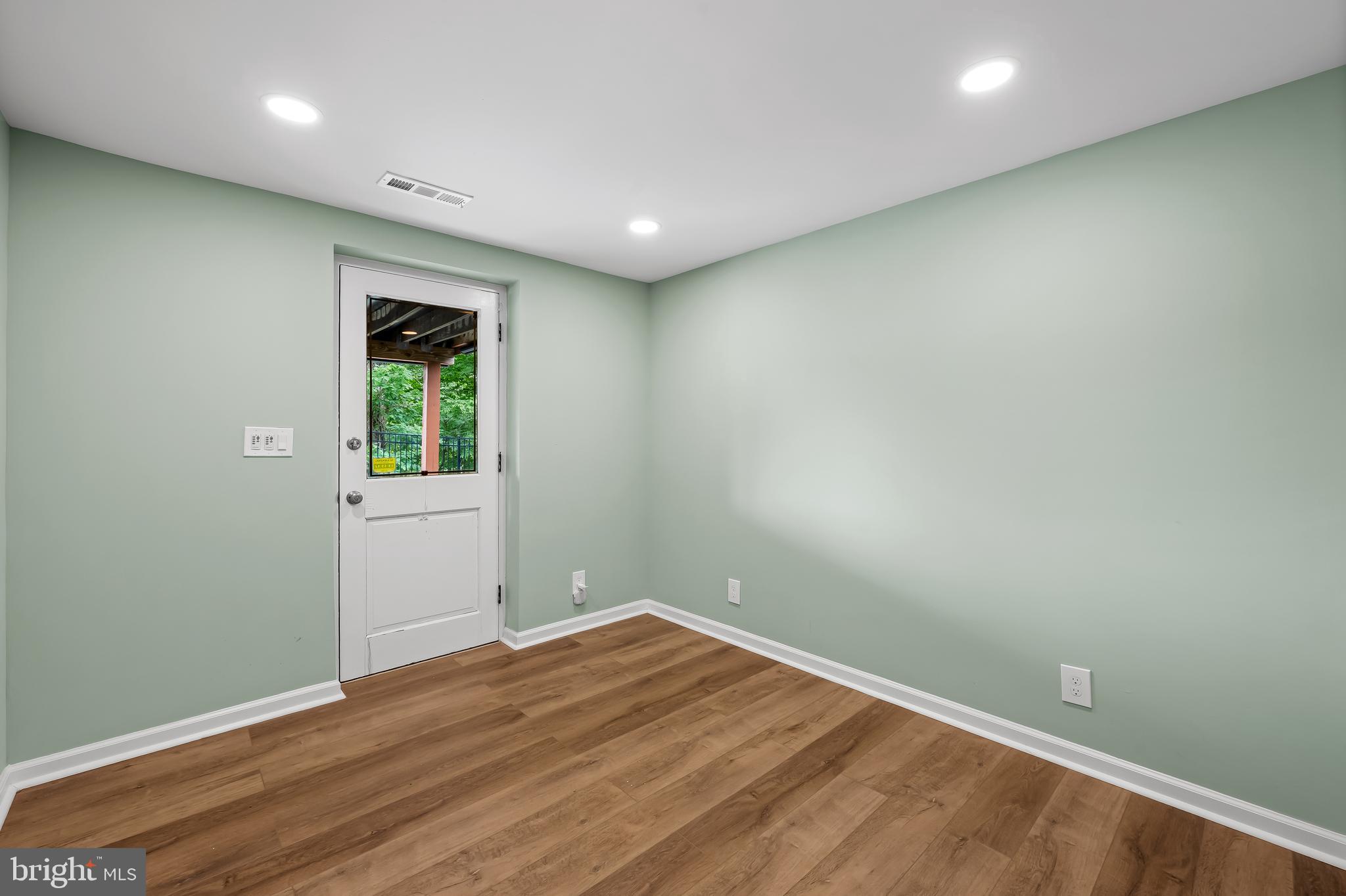MOUNT WASHINGTON - Residential