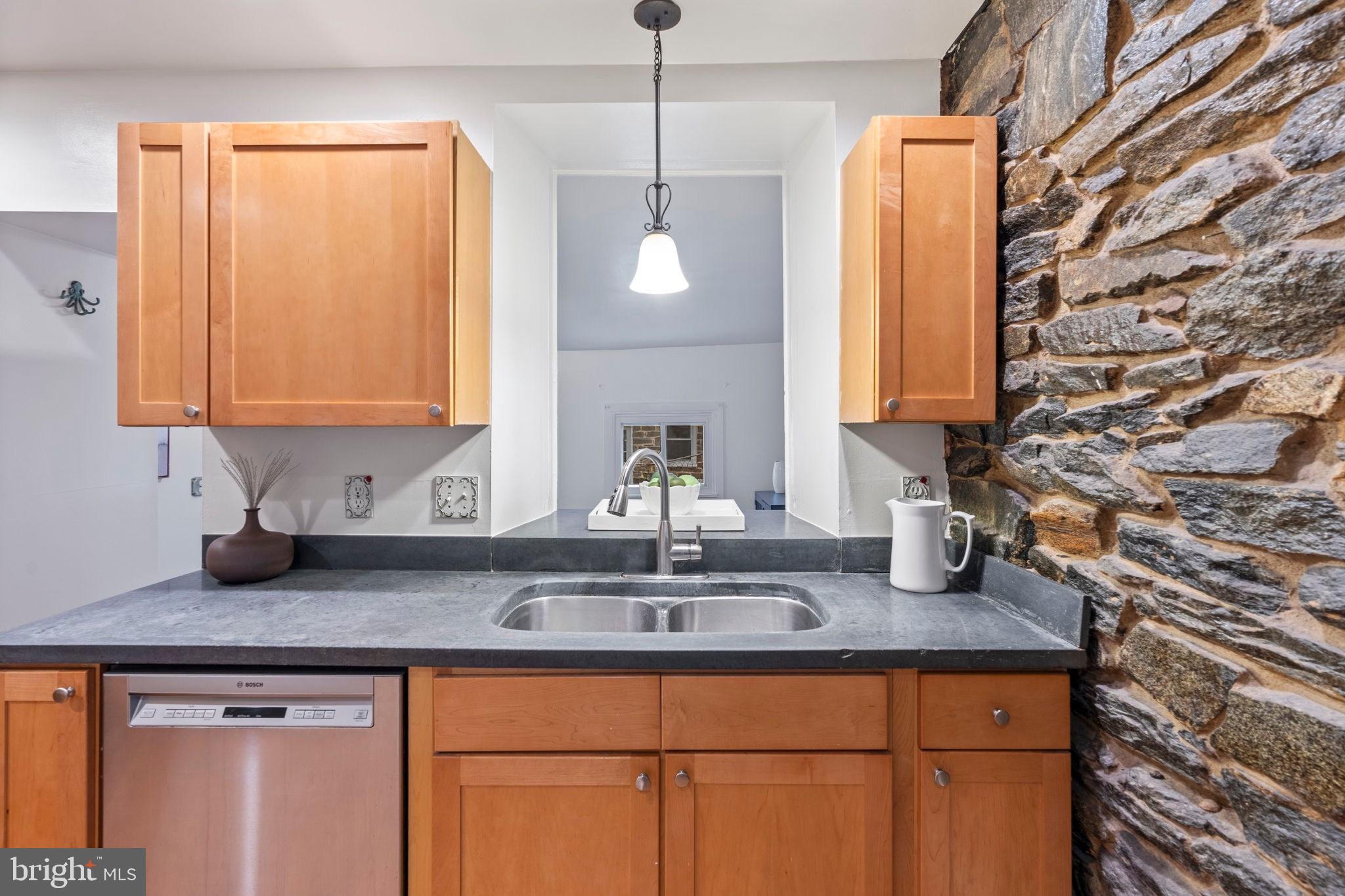 STONE HILL - Residential