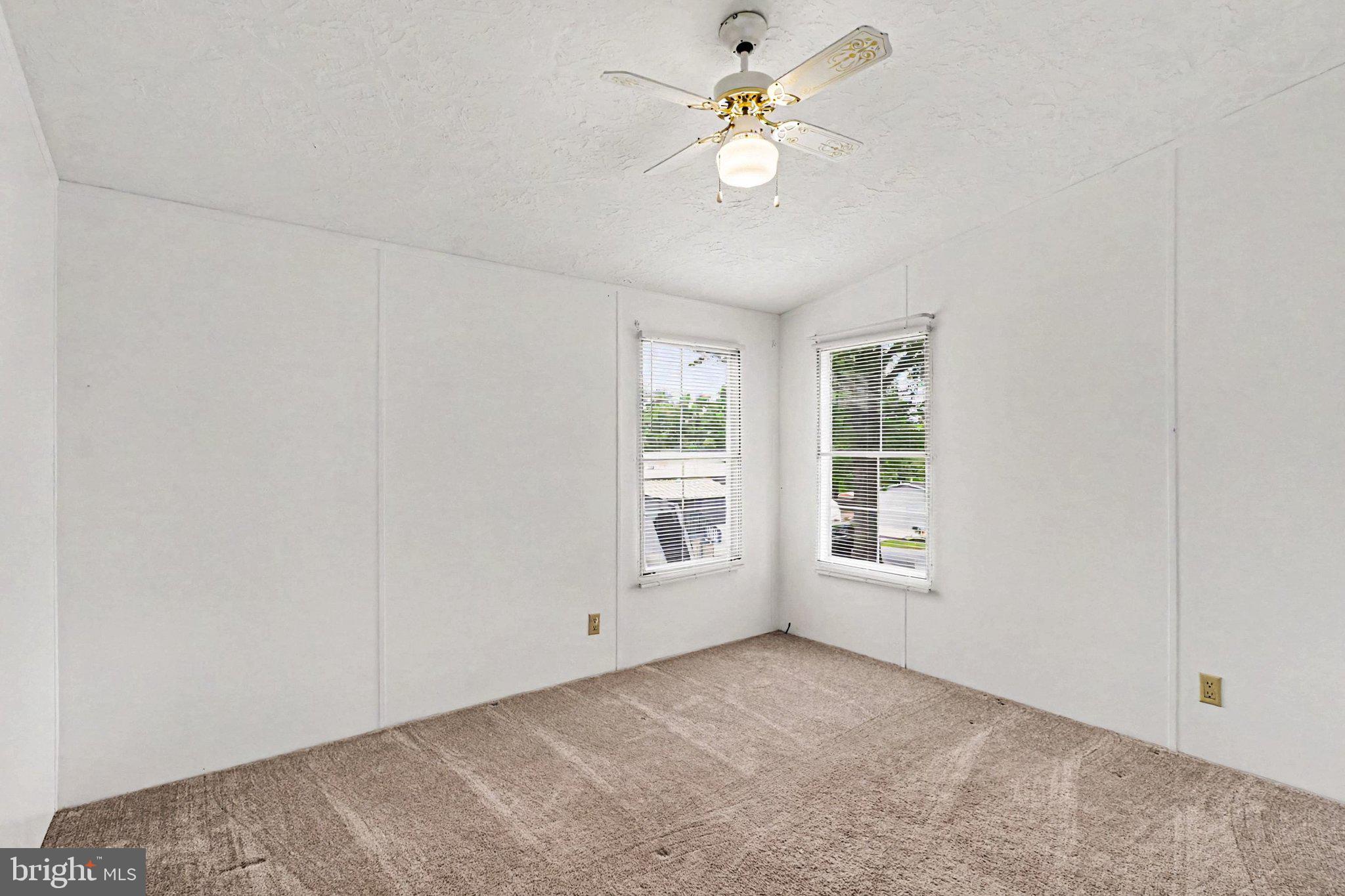 LITTLE HOLLYWOOD - Residential