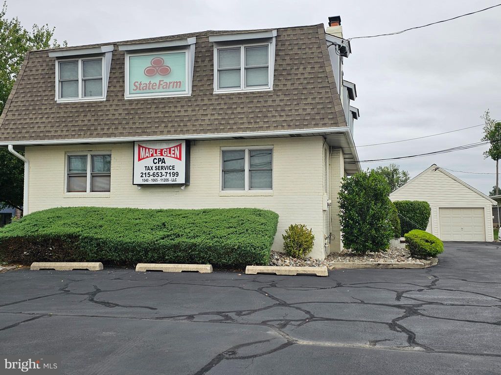 Photo of 860 E Welsh Road E, MAPLE GLEN, PA 19002 (MLS # PAMC2152094)