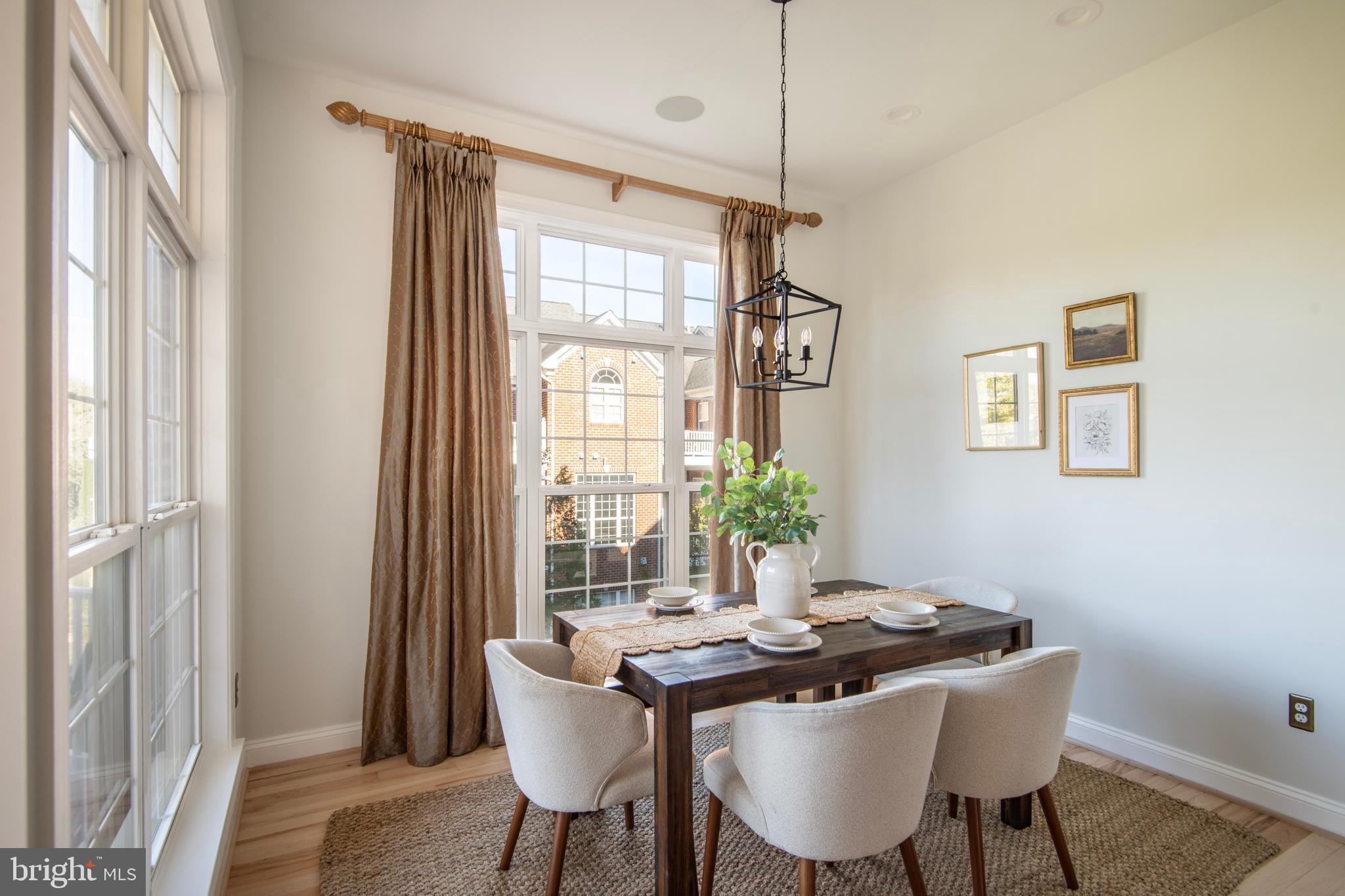 VINEYARDS OF ANNAPOLIS - Residential