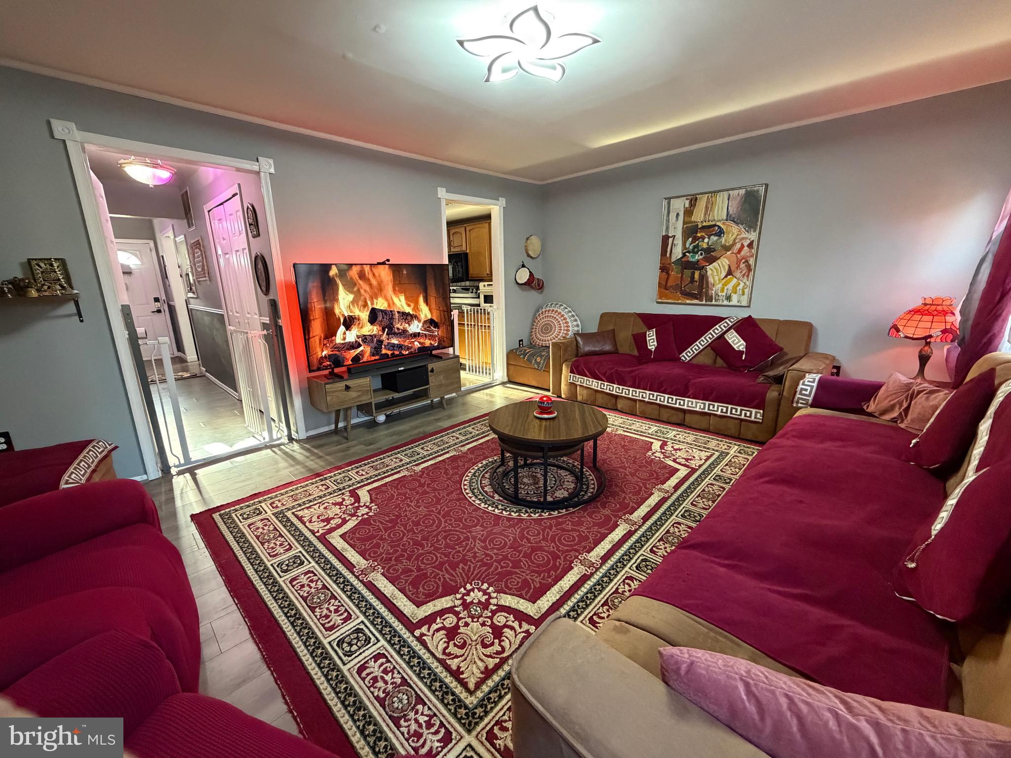 VILLAGE GATE - Residential