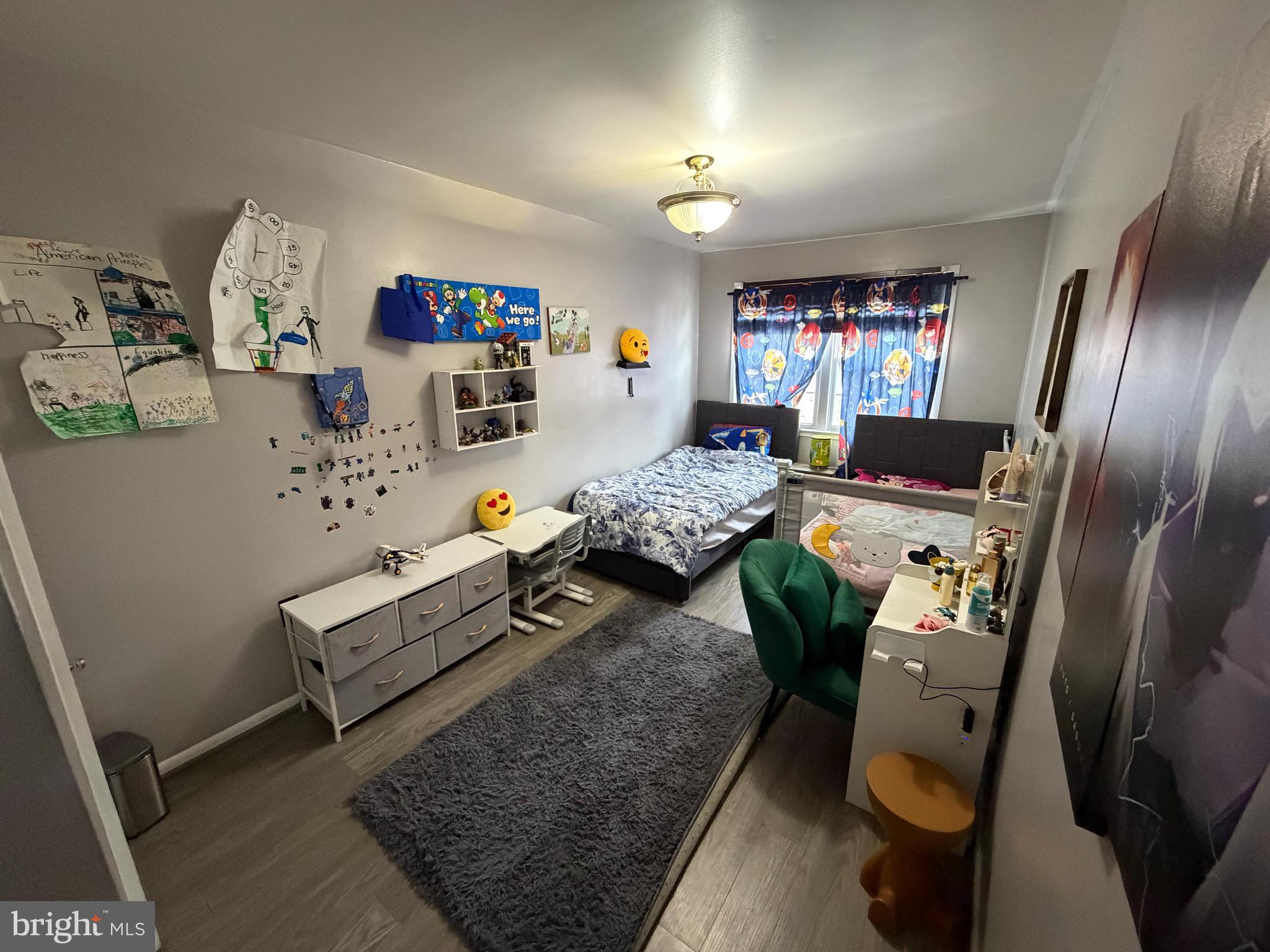 VILLAGE GATE - Residential