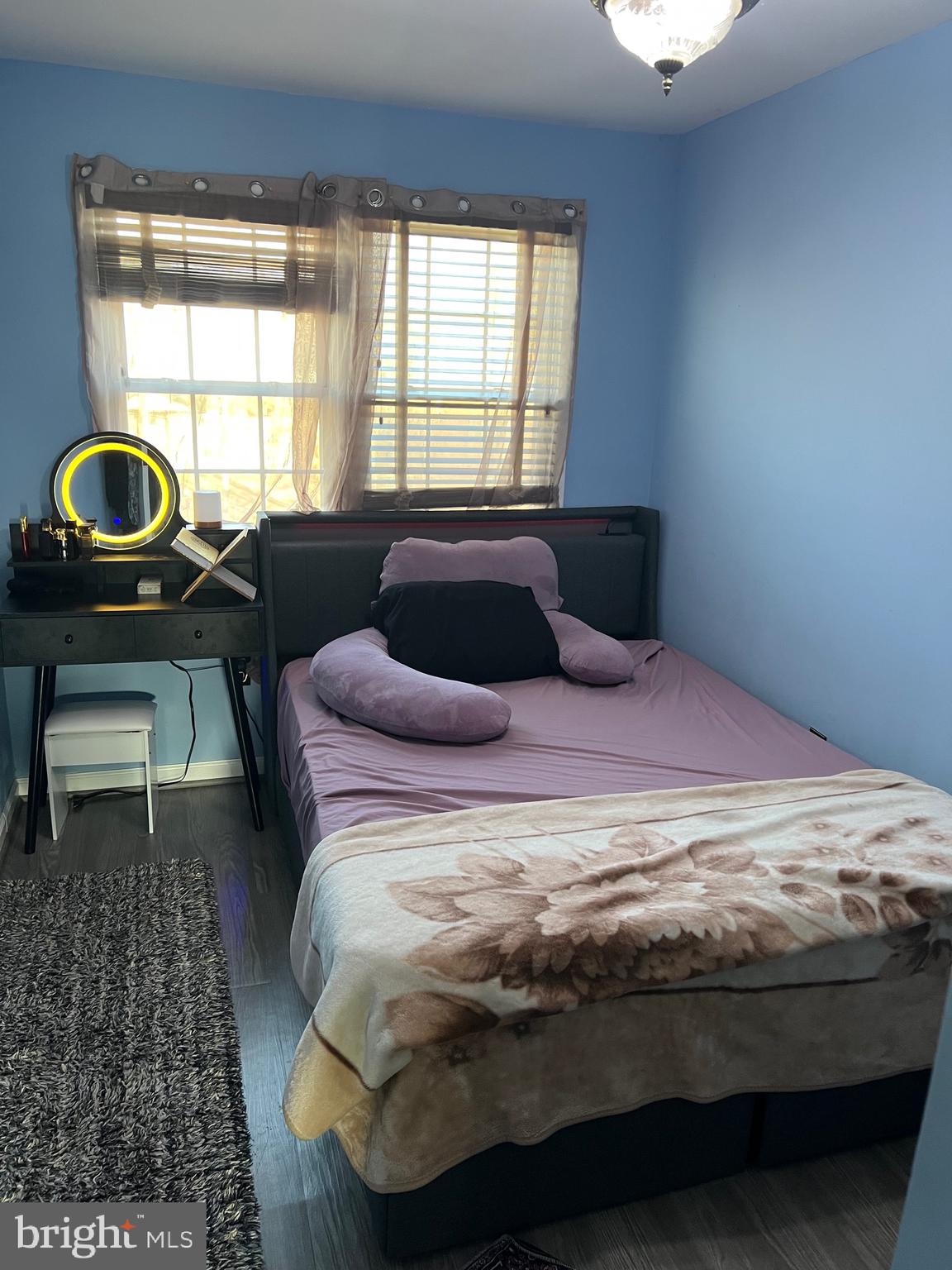 VILLAGE GATE - Residential