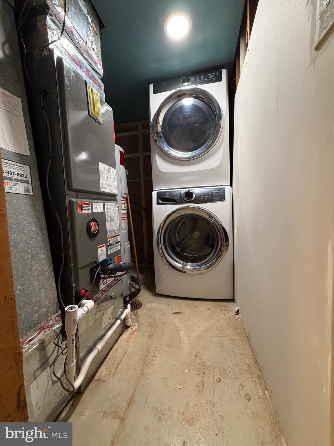 VILLAGE GATE - Residential