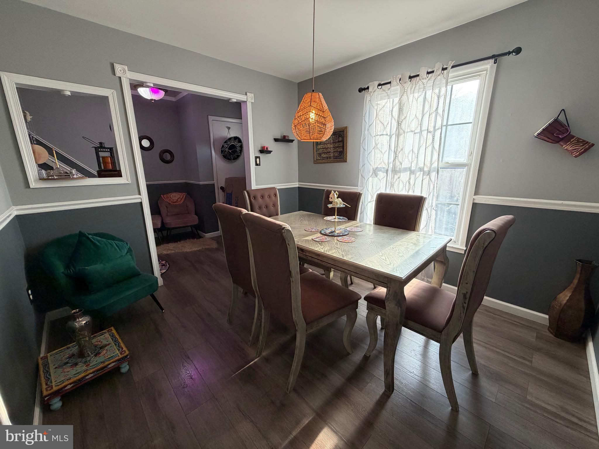 VILLAGE GATE - Residential