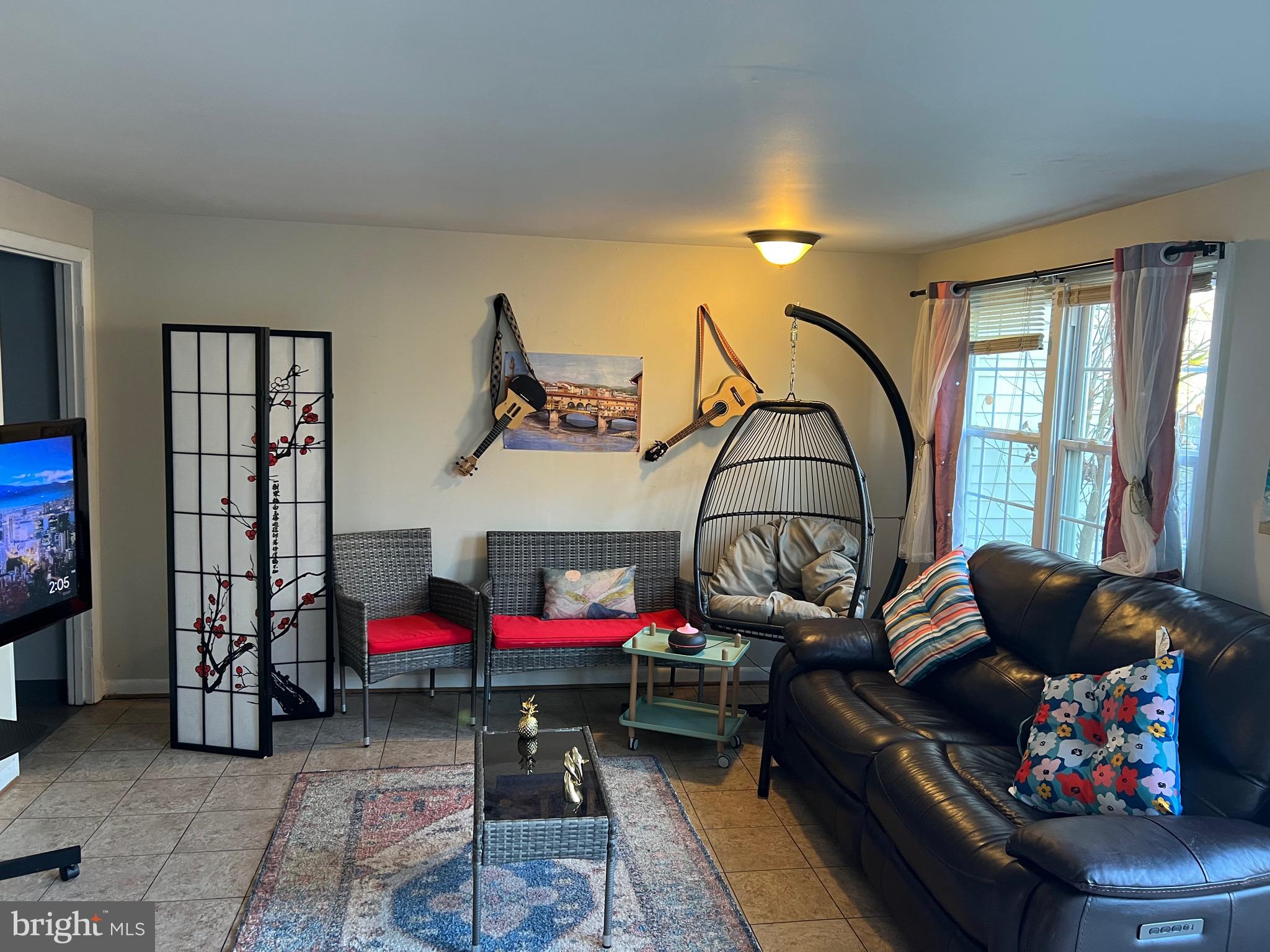 VILLAGE GATE - Residential