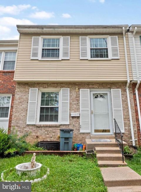 Photo of 2927 Pheasant Lane, WOODBRIDGE, VA 22191 (MLS # VAPW2108718)