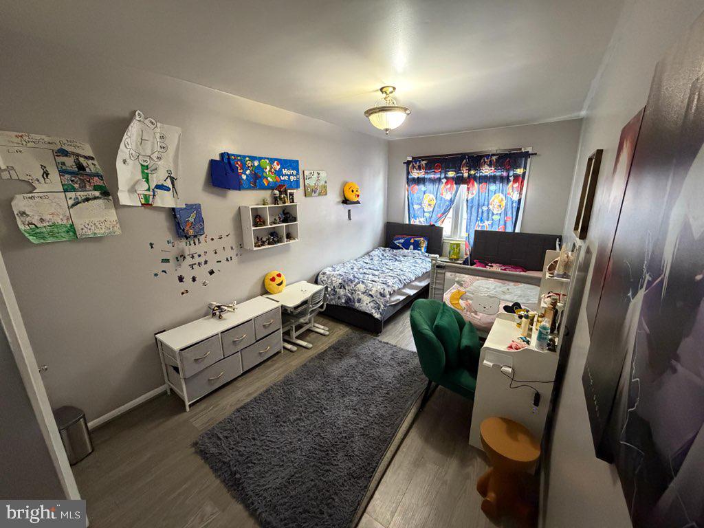 VILLAGE GATE - Residential