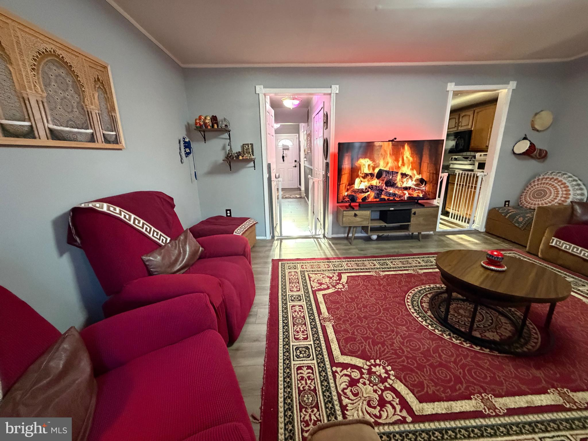 VILLAGE GATE - Residential