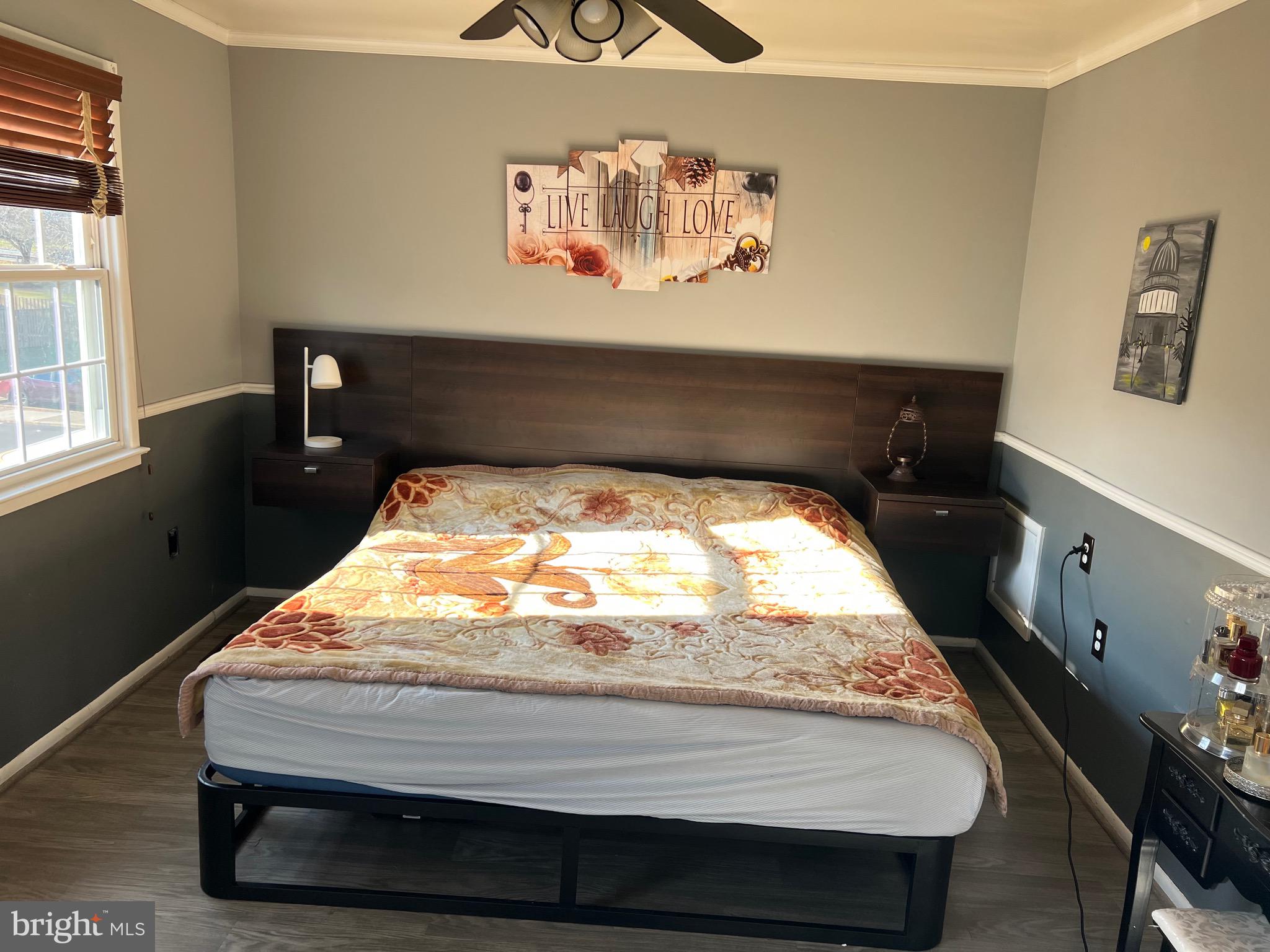 VILLAGE GATE - Residential