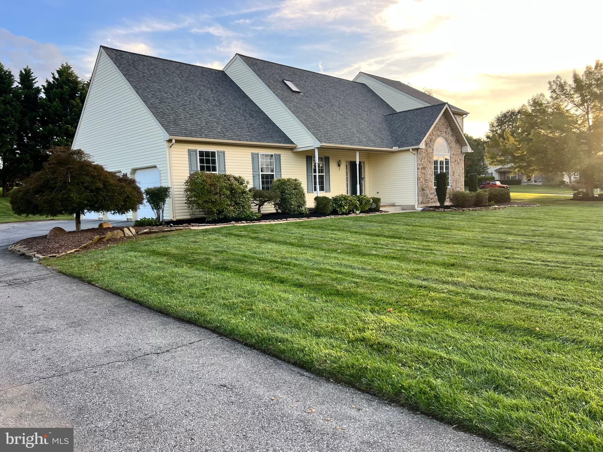 122 W HARVEST DRIVE