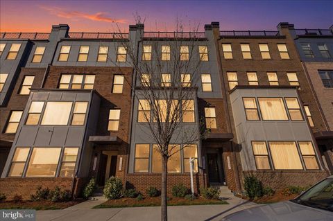 Photo of 13538 Sayward Boulevard #109, HERNDON, VA 20171 (MLS # VAFX2301240)