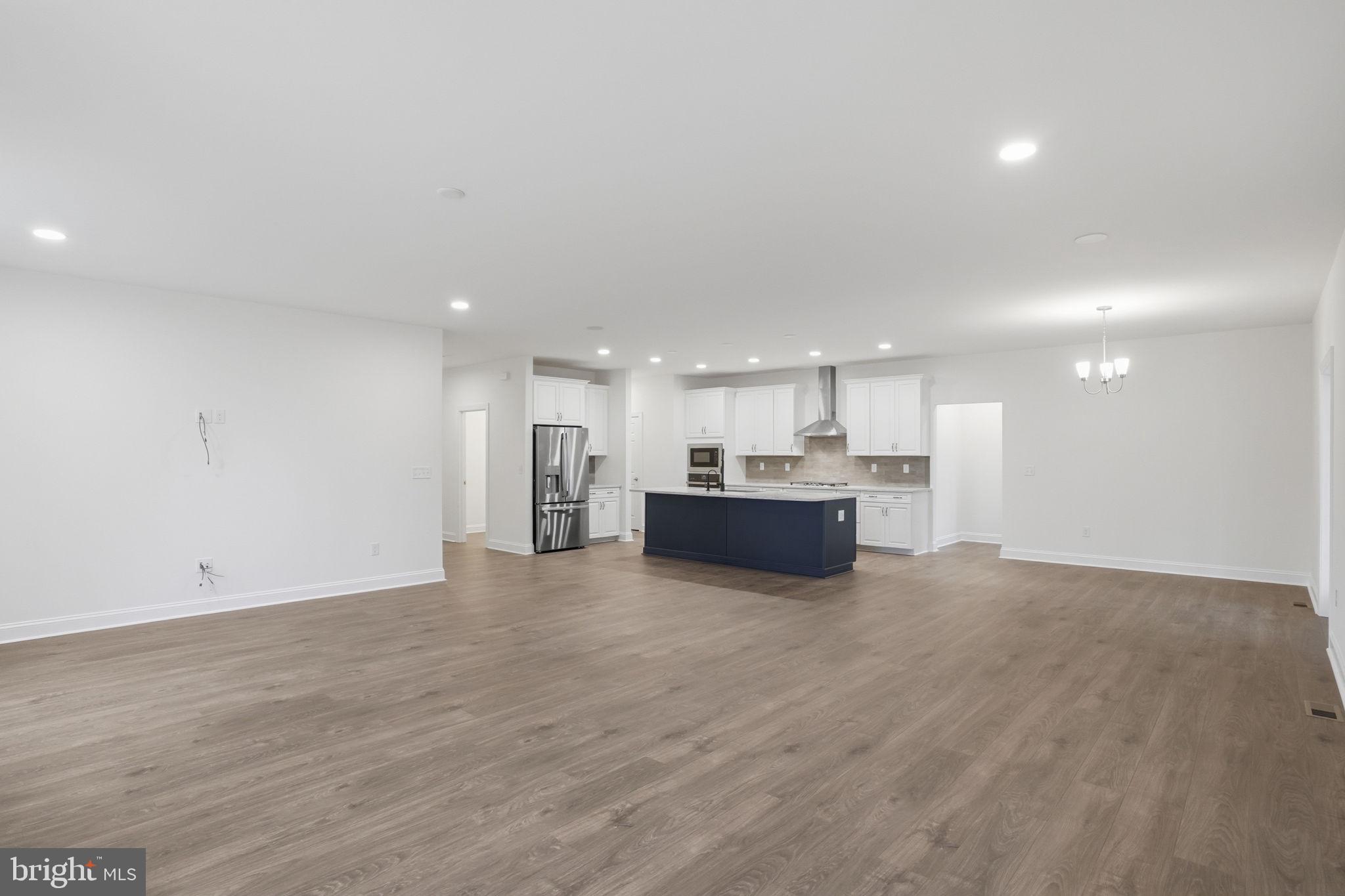 ESTATES AT MILTON CROSSING - Residential