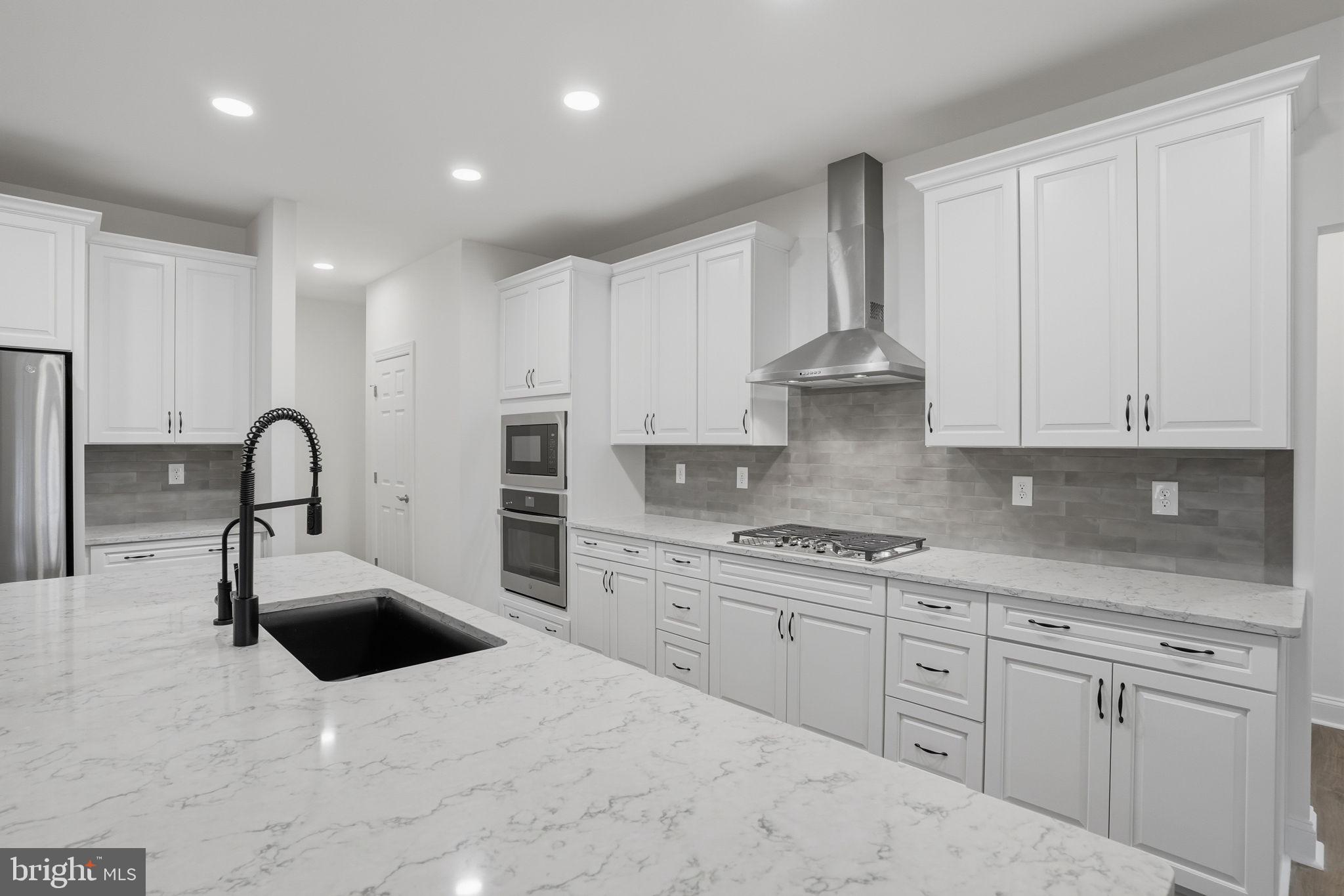 ESTATES AT MILTON CROSSING - Residential