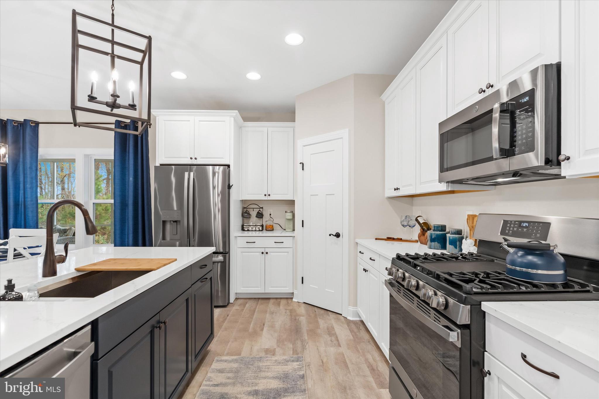 ESTATES AT MILTON CROSSING - Residential