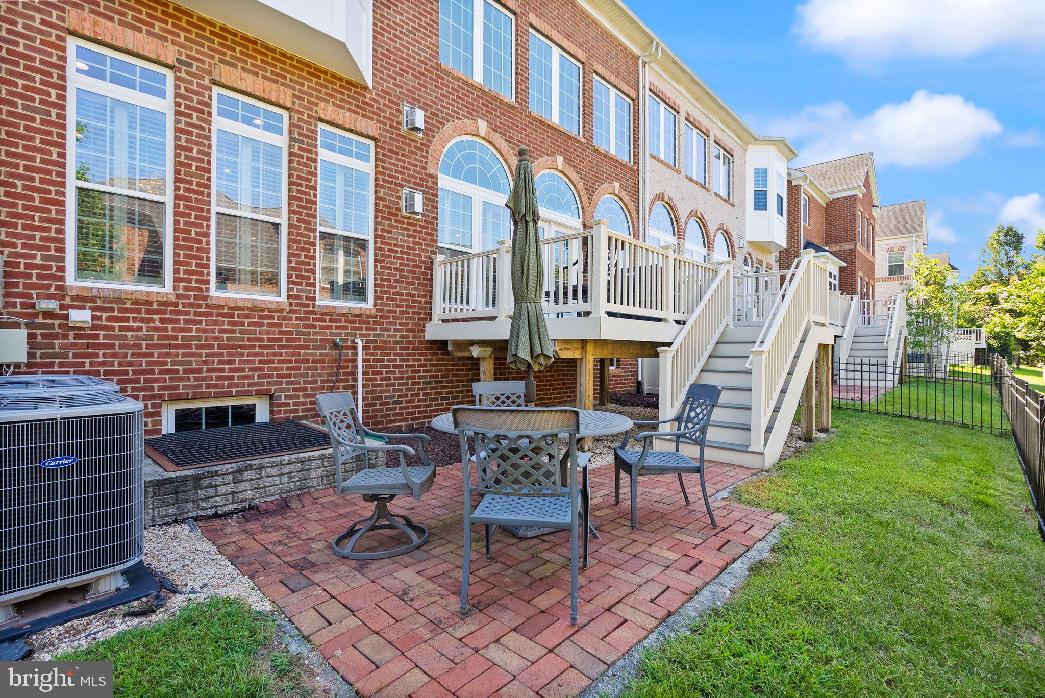 KENSINGTON MANOR - Residential