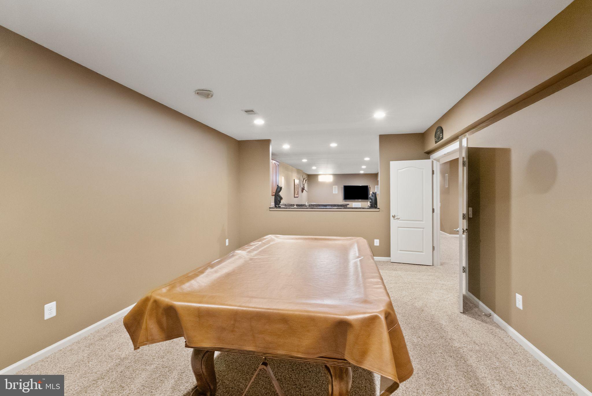 KENSINGTON MANOR - Residential