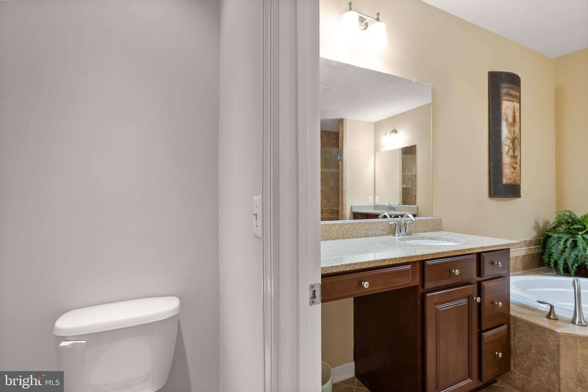 KENSINGTON MANOR - Residential