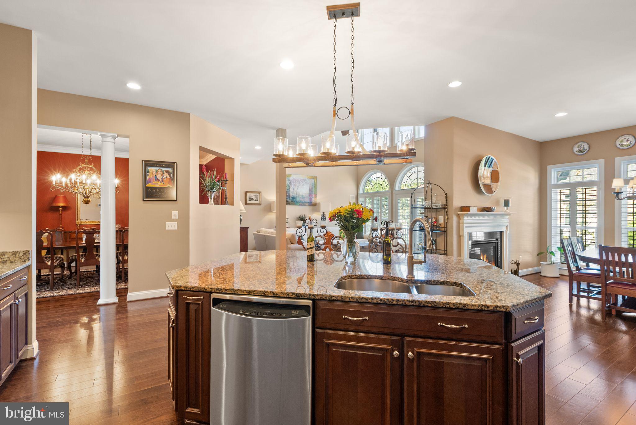 KENSINGTON MANOR - Residential