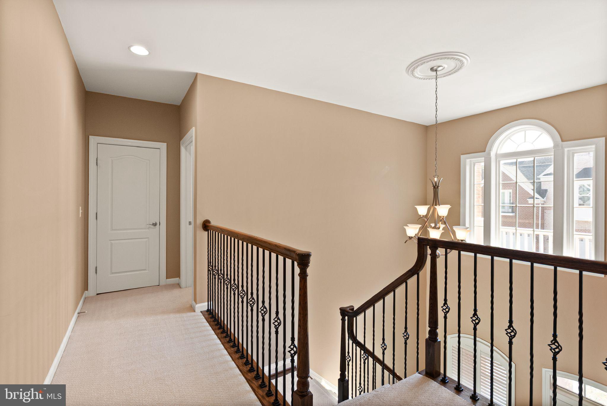 KENSINGTON MANOR - Residential