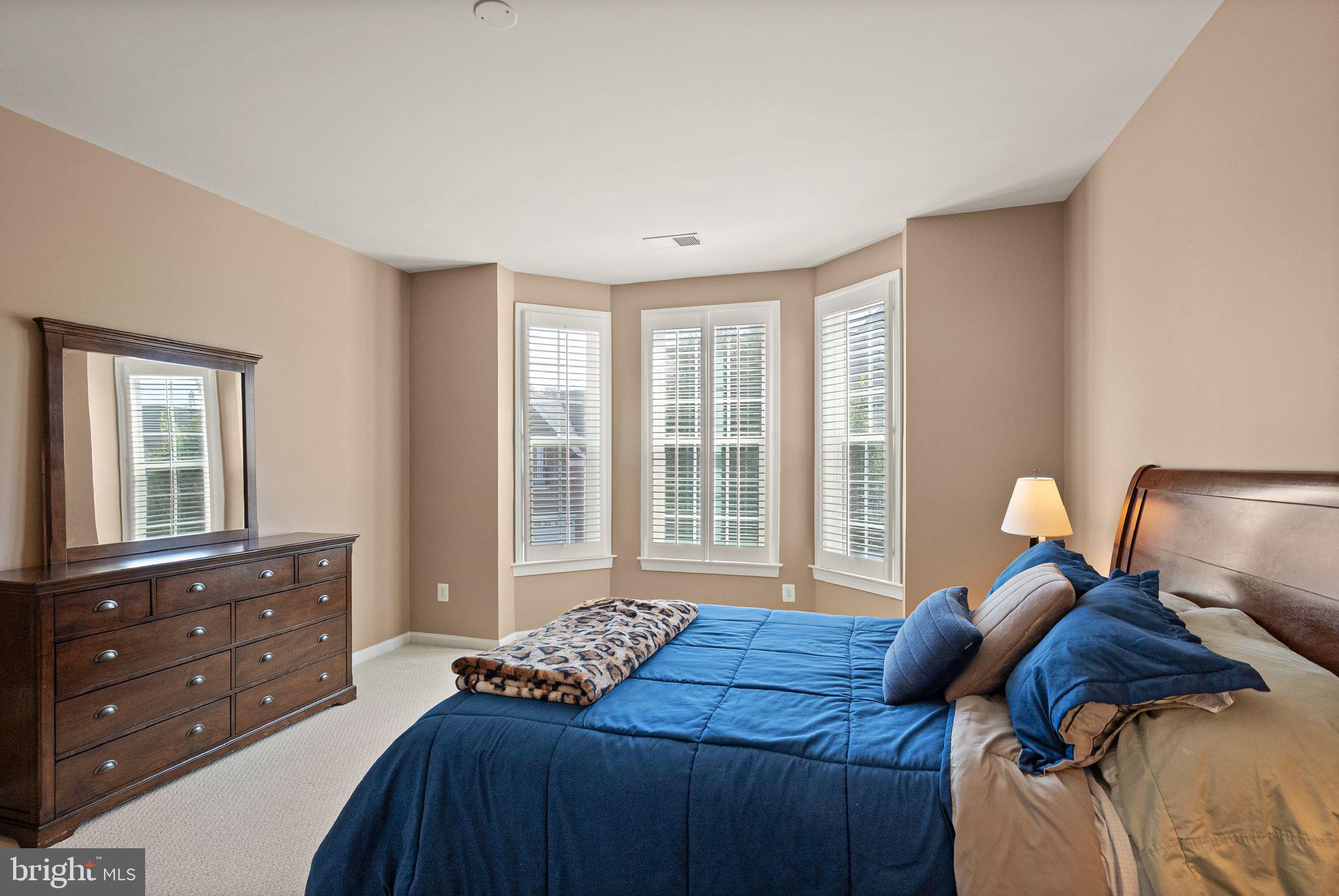 KENSINGTON MANOR - Residential