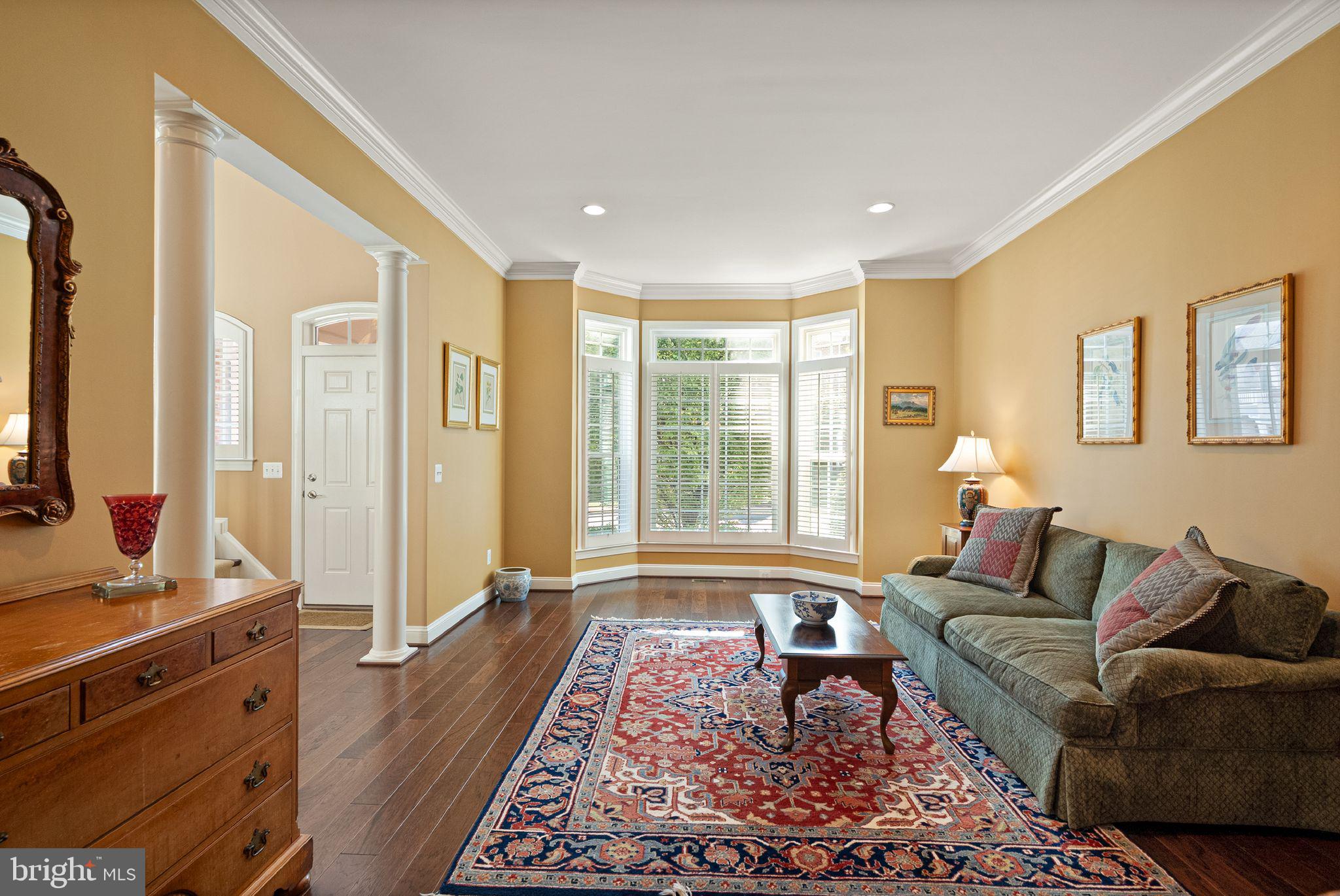 KENSINGTON MANOR - Residential