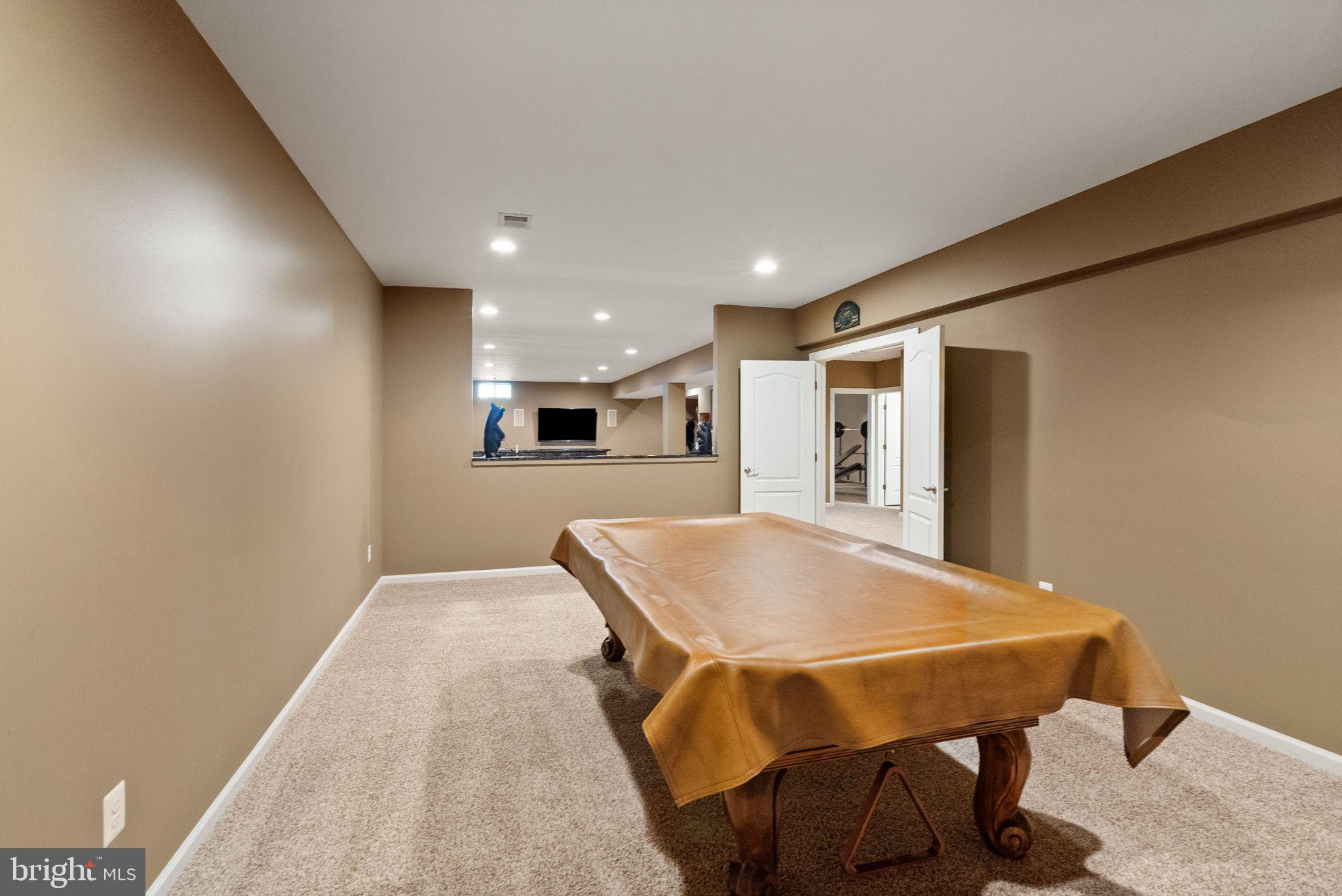 KENSINGTON MANOR - Residential