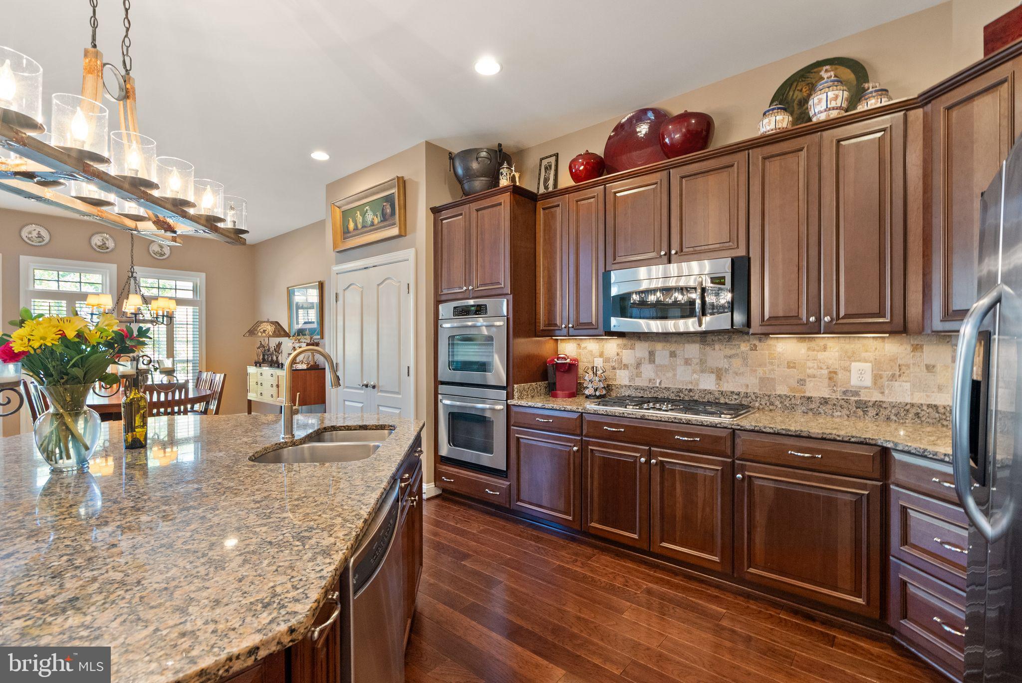 KENSINGTON MANOR - Residential