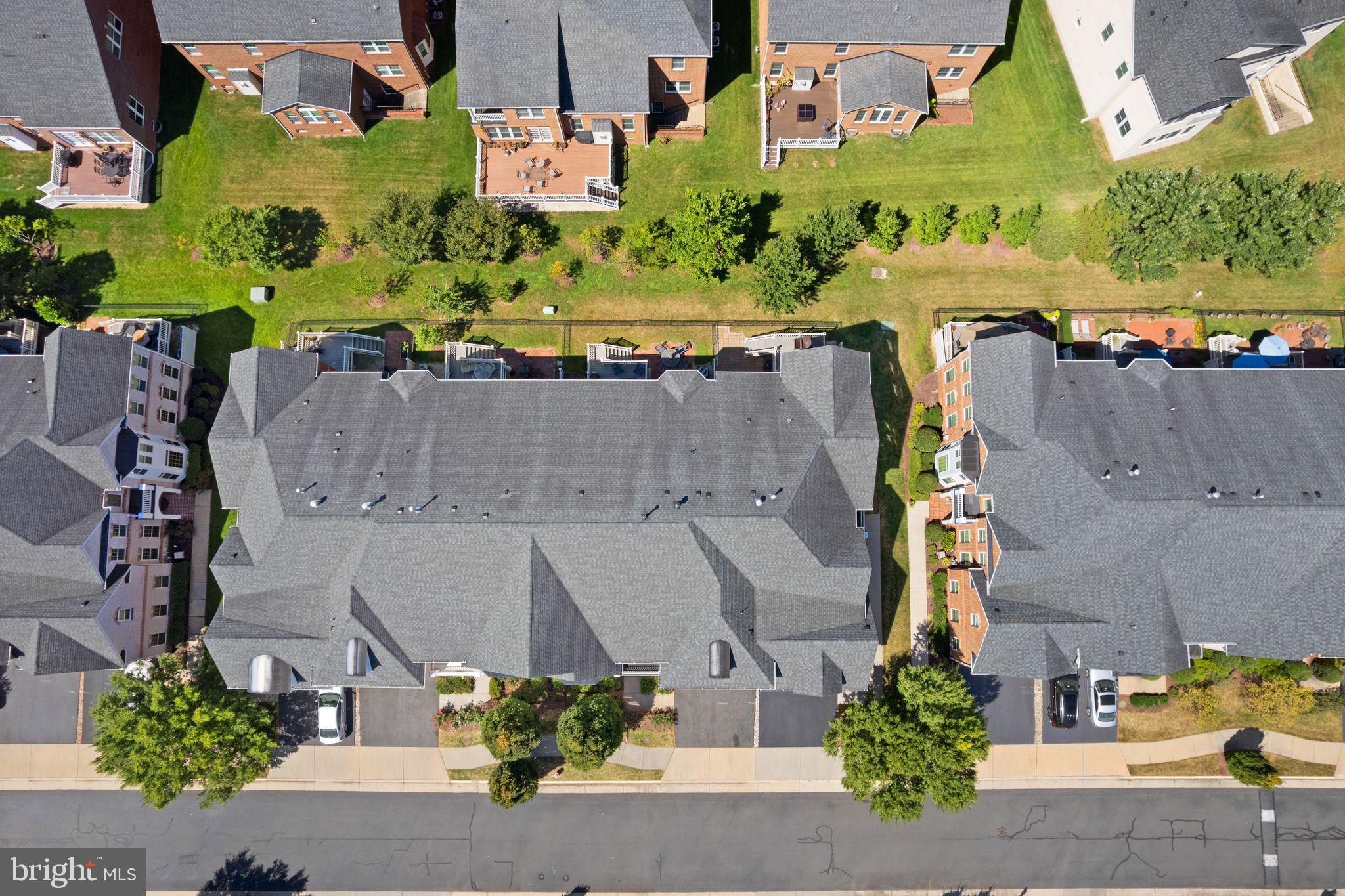 KENSINGTON MANOR - Residential