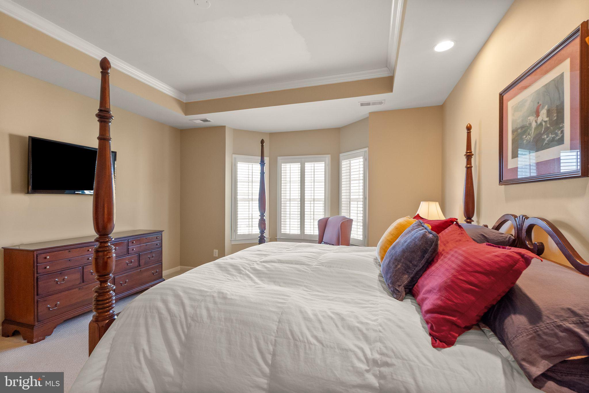 KENSINGTON MANOR - Residential