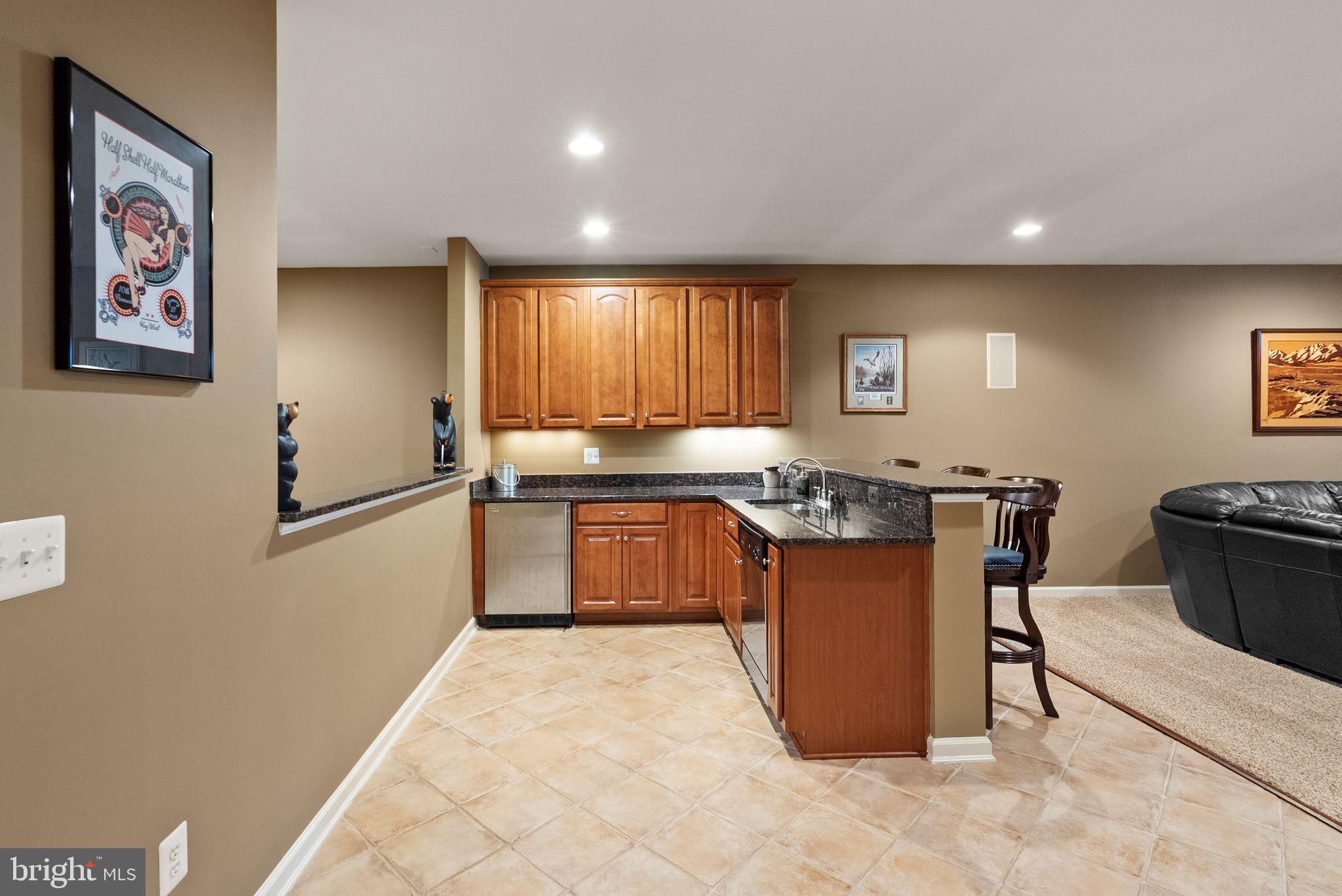 KENSINGTON MANOR - Residential