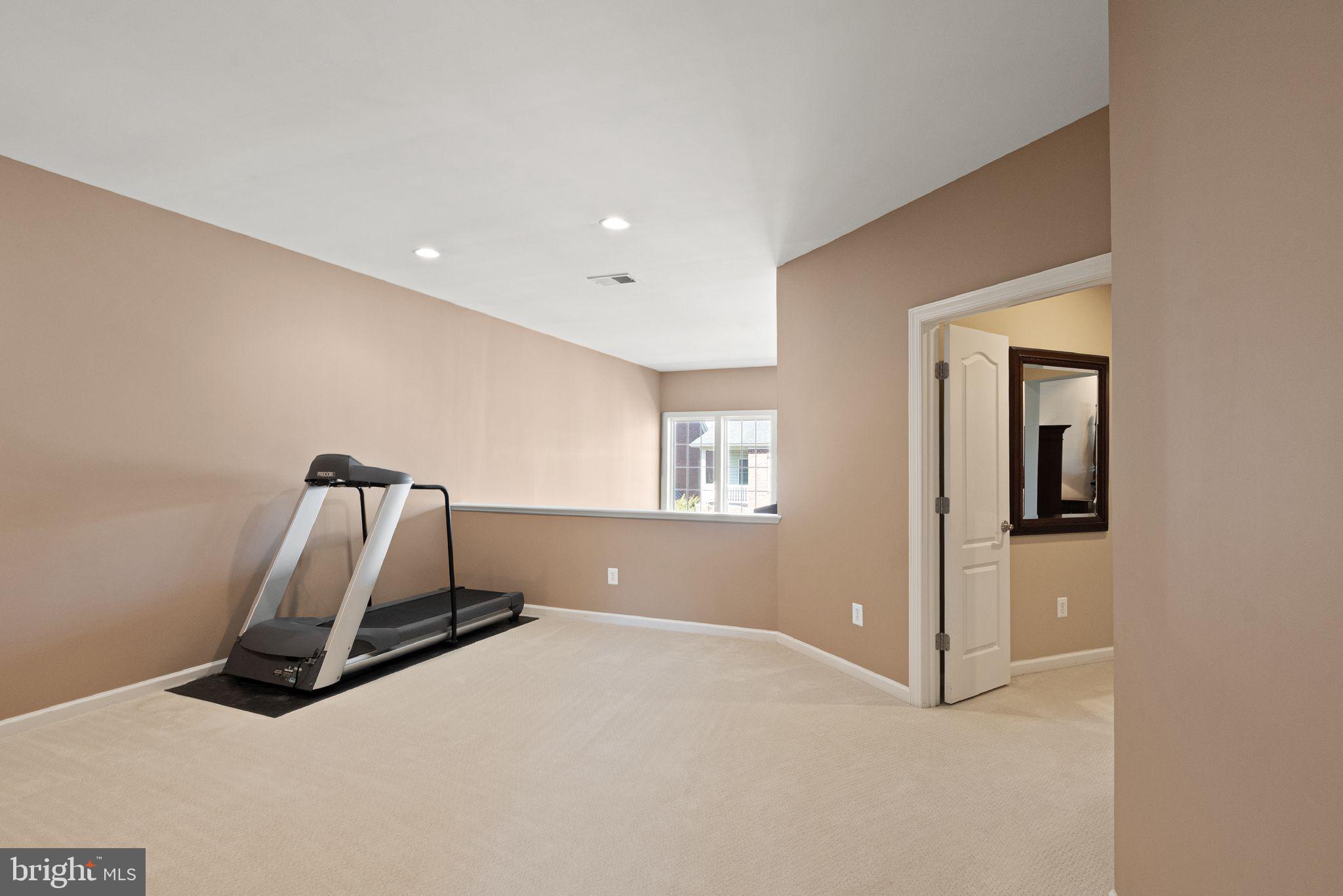 KENSINGTON MANOR - Residential