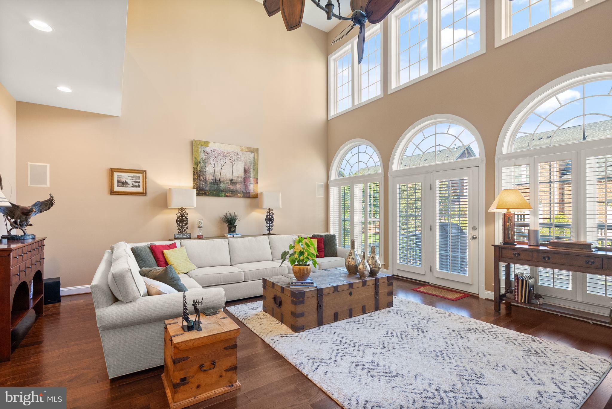 KENSINGTON MANOR - Residential