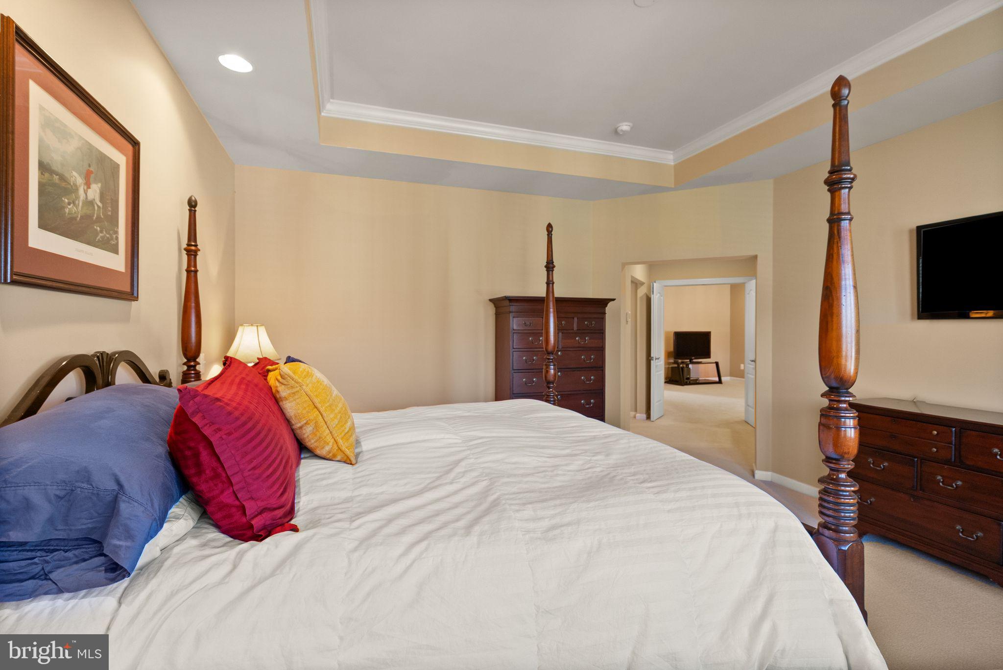 KENSINGTON MANOR - Residential