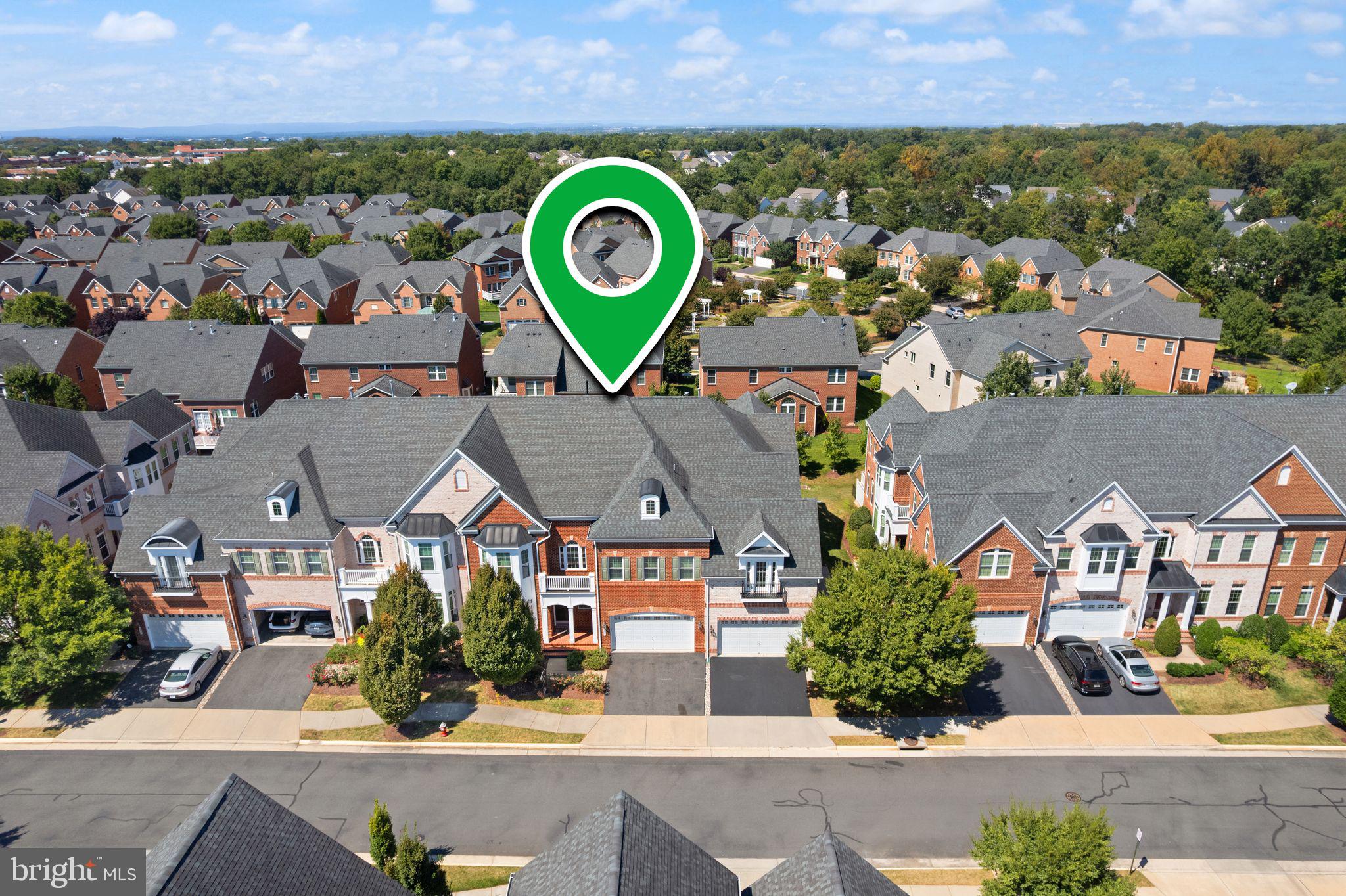 KENSINGTON MANOR - Residential