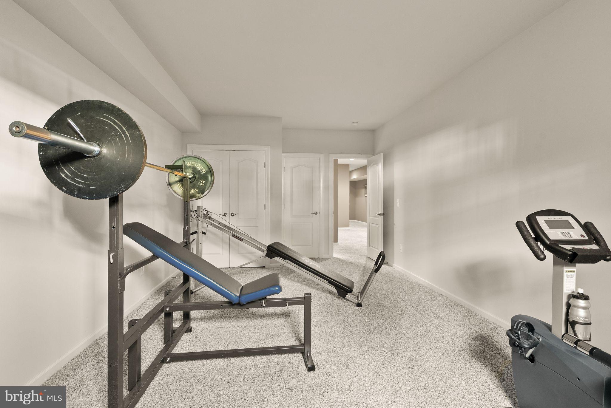 KENSINGTON MANOR - Residential