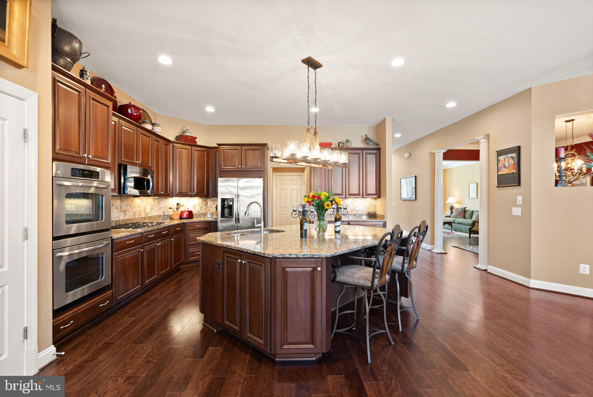 KENSINGTON MANOR - Residential