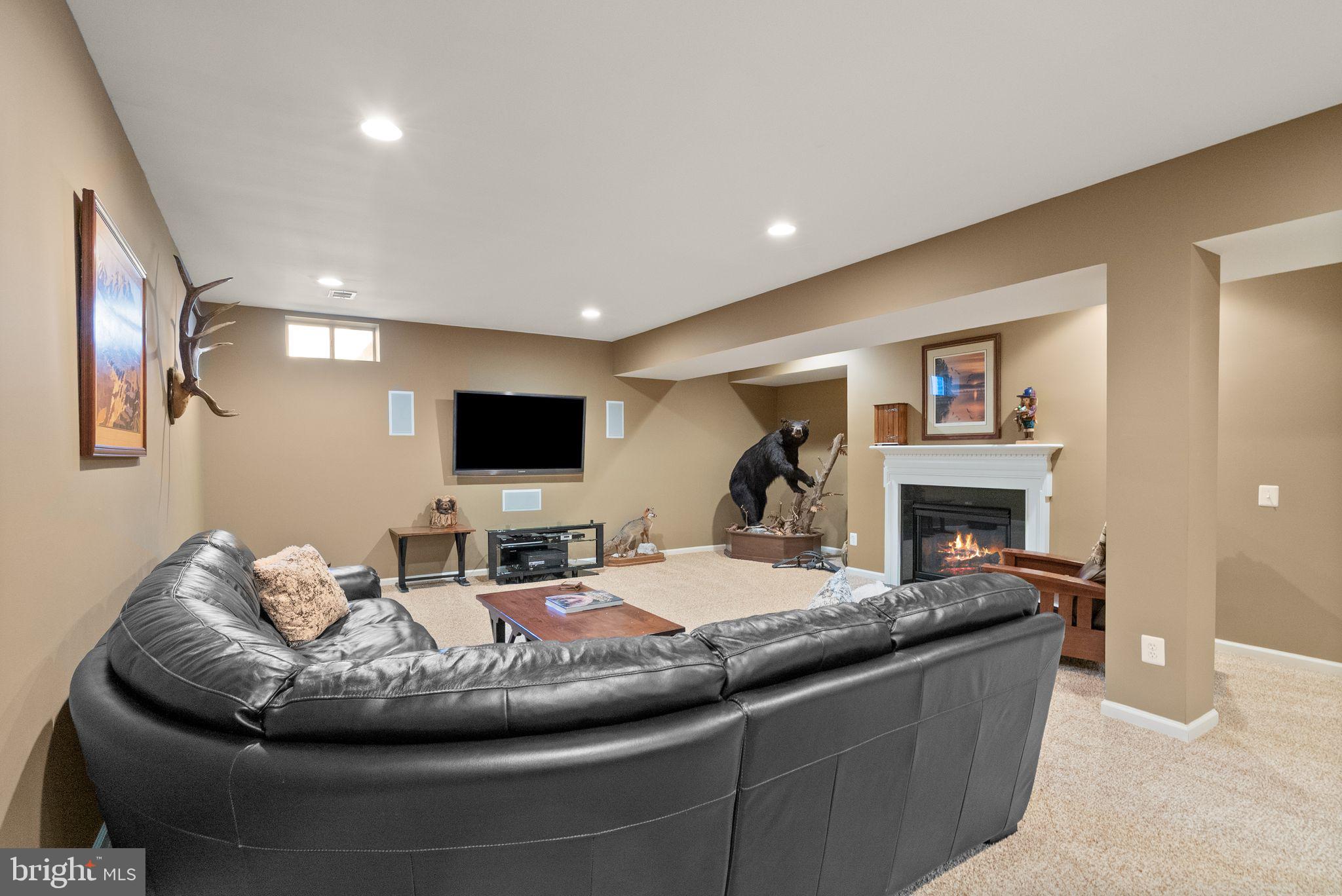 KENSINGTON MANOR - Residential